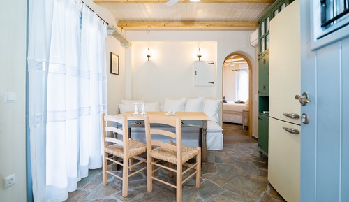 Signature Suite, Sea View (Iris)