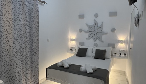 Superior Double Room, Balcony, Ground Floor