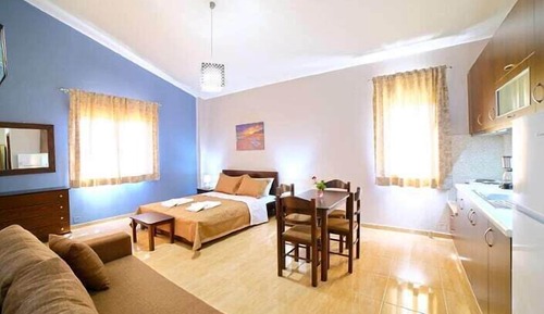 Double Room (A4)