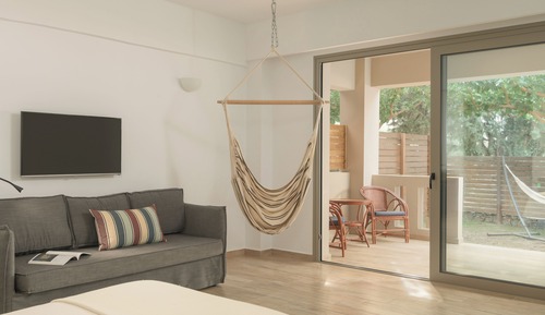 Chill Suite with Garden
