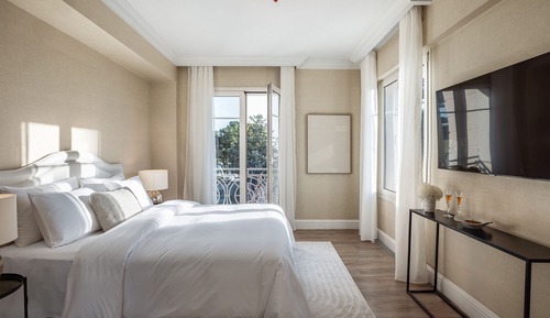 Executive Suite, Pool View