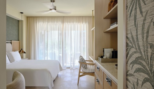 Deluxe Room Inland View