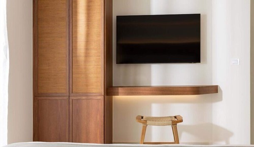 One-Bedroom Family Suite
