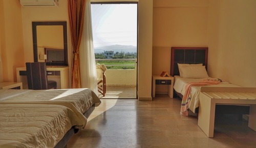 Standard Triple Room, Garden View