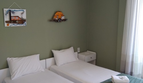 Studio (Apartment)