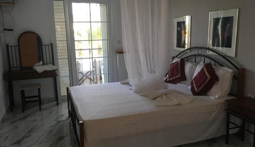 Junior Suite, 1 Bedroom, Partial Ocean View, Beachfront