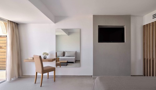 Deluxe Junior Suite Beachfront Panoramic