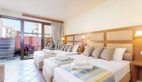 SUPERIOR ROOM GARDEN OR POOL VIEW