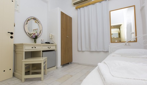 Single Room (No balcony)