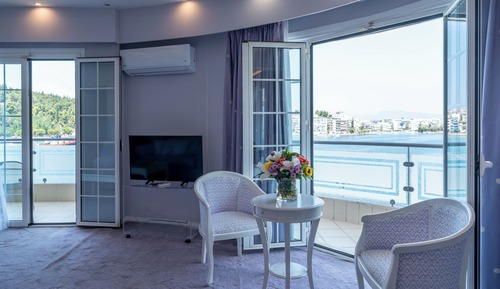 Suite, Sea View