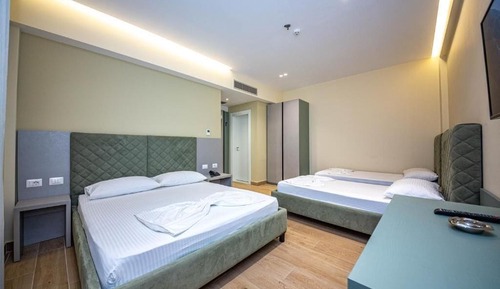 Quadruple Room, Balcony, Partial Sea View