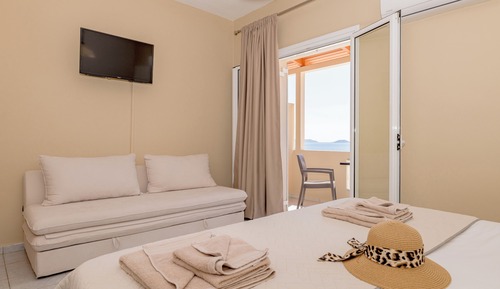 Studio, Sea View