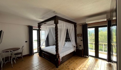 Deluxe Double Room, Balcony, Lake View