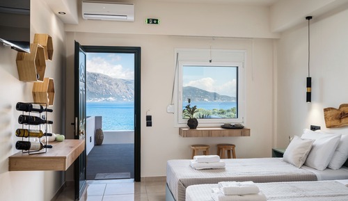 Studio, Terrace, Sea Facing