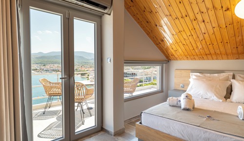 One-bedroom apartment with balcony