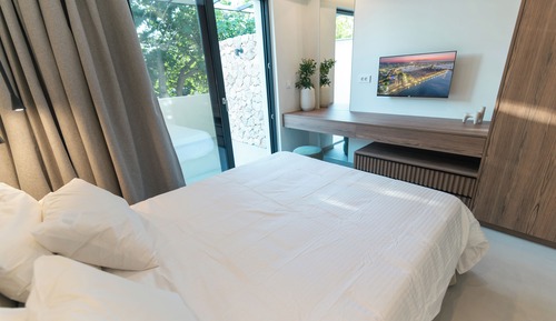 One Bedroom Villa with Outdoor Hot Tub