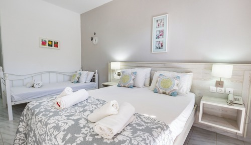 Standard Triple Room, Balcony, Garden View