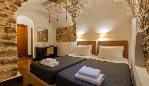 Standard twin room