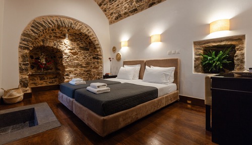 Standard twin room