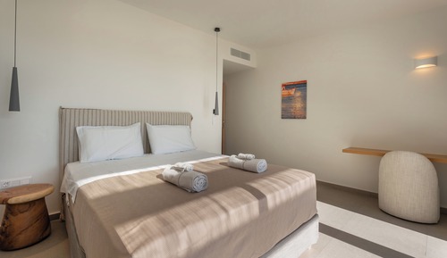 Grand Villa, Multiple Bedrooms, Private Pool, Sea Facing