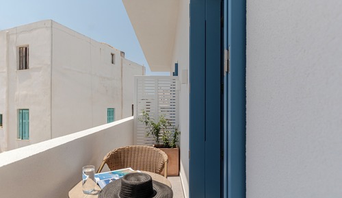 Studio, Balcony, City View