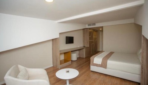 Deluxe Single Room, Private Bathroom