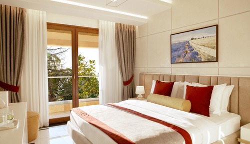 Suite, Sea View