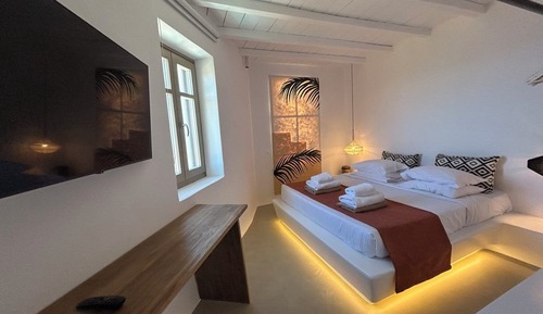 Signature Studio Suite, Sea View