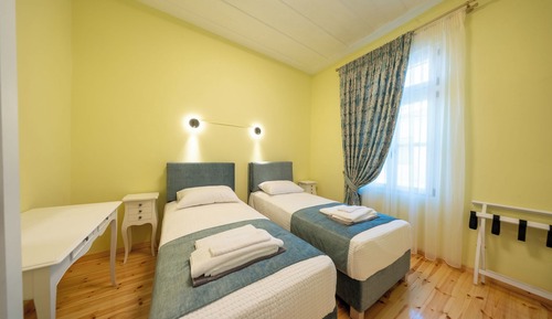 Deluxe Duplex, 3 Bedrooms, Patio