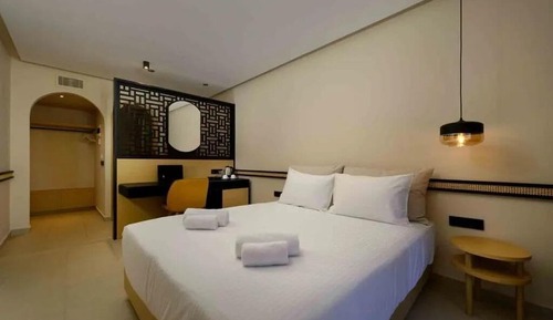 Standard Room, 1 King Bed, Garden View