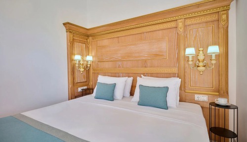 Standard Double or Twin Room, Partial Sea View