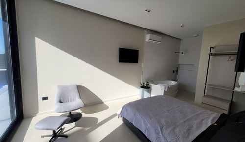 LT Luxury Villa