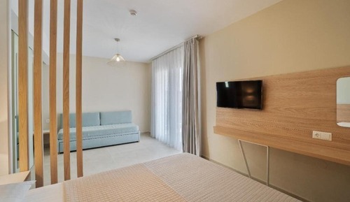 Premium Suite