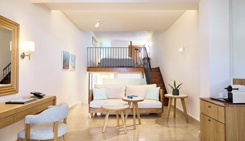 Club Open Plan Suite Private Pool Seafront