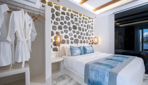 Executive Suite, Pool View