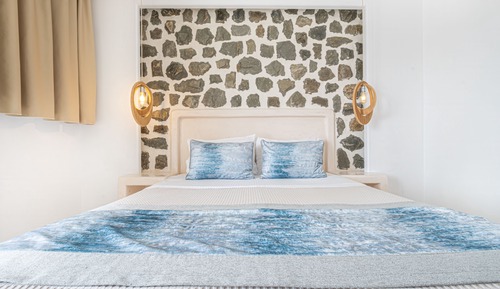 Deluxe Suite, Hot Tub, Poolside