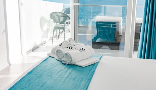Deluxe Suite, Balcony, Beachside