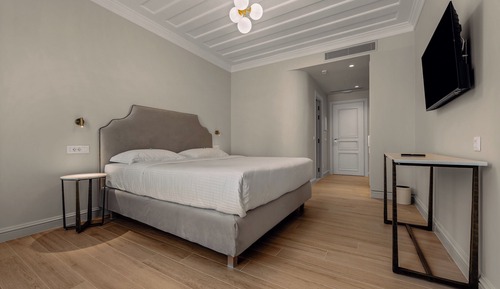Deluxe Junior Suite, Pool Access