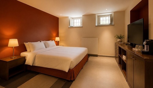 Semiground Standard Room