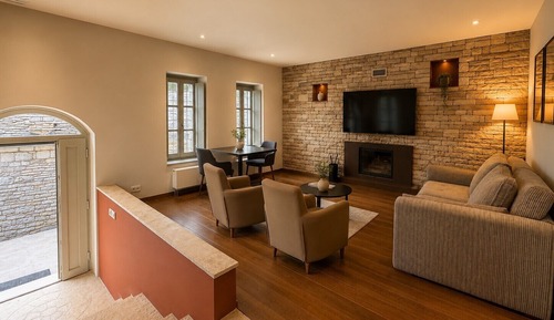 Grand Suite with Fireplace