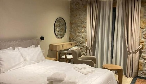 Deluxe Suite, Balcony, Mountain View