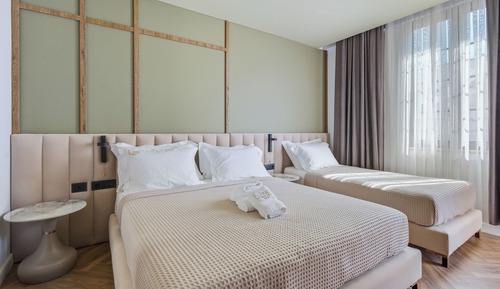 Family Triple Room, Balcony, Park View