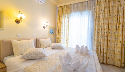 Economy Triple Room, 1 Bedroom, Balcony, Garden View