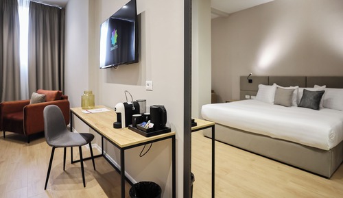 Junior Suite, Courtyard View