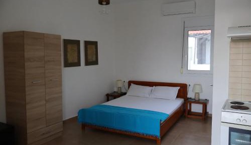 Studio Apartment with One Double Bed