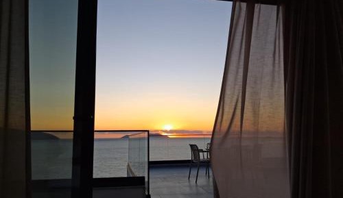 Deluxe Suite with Sea View