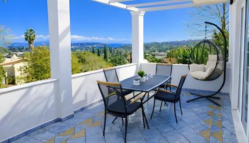 Two-Bedroom Deluxe Apartment with Garden View