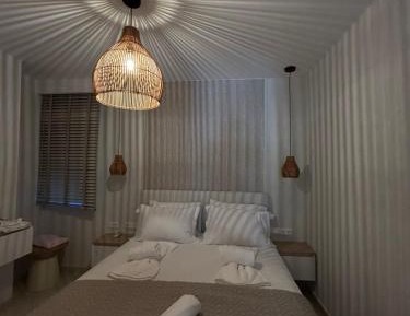Room #1219054002