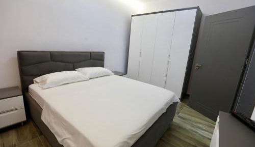 One-Bedroom Apartment with Balcony