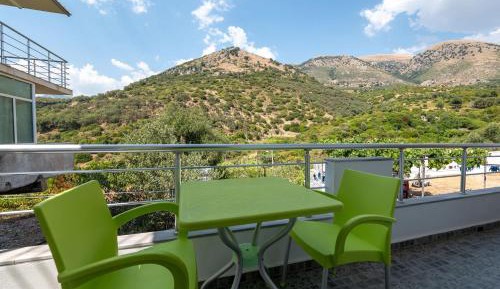 Studio with Mountain View
